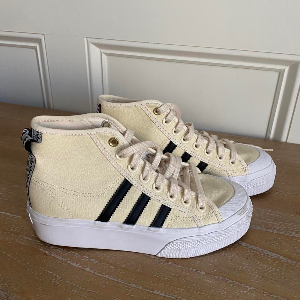 Adidas High Top Size 7 *NEW*